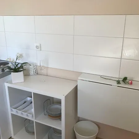 Linden Garden Apartment Postojna Exteriér fotografie