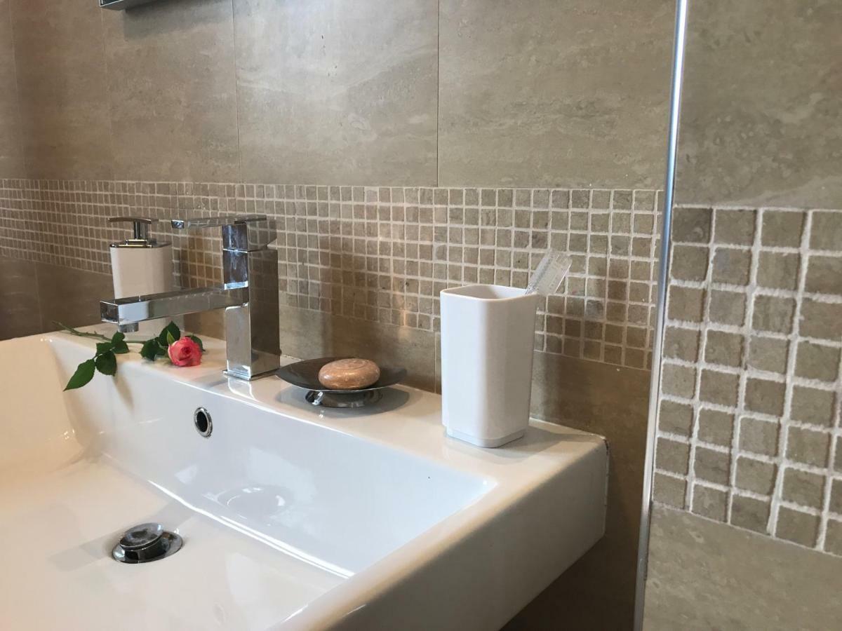 Linden Garden Apartment *